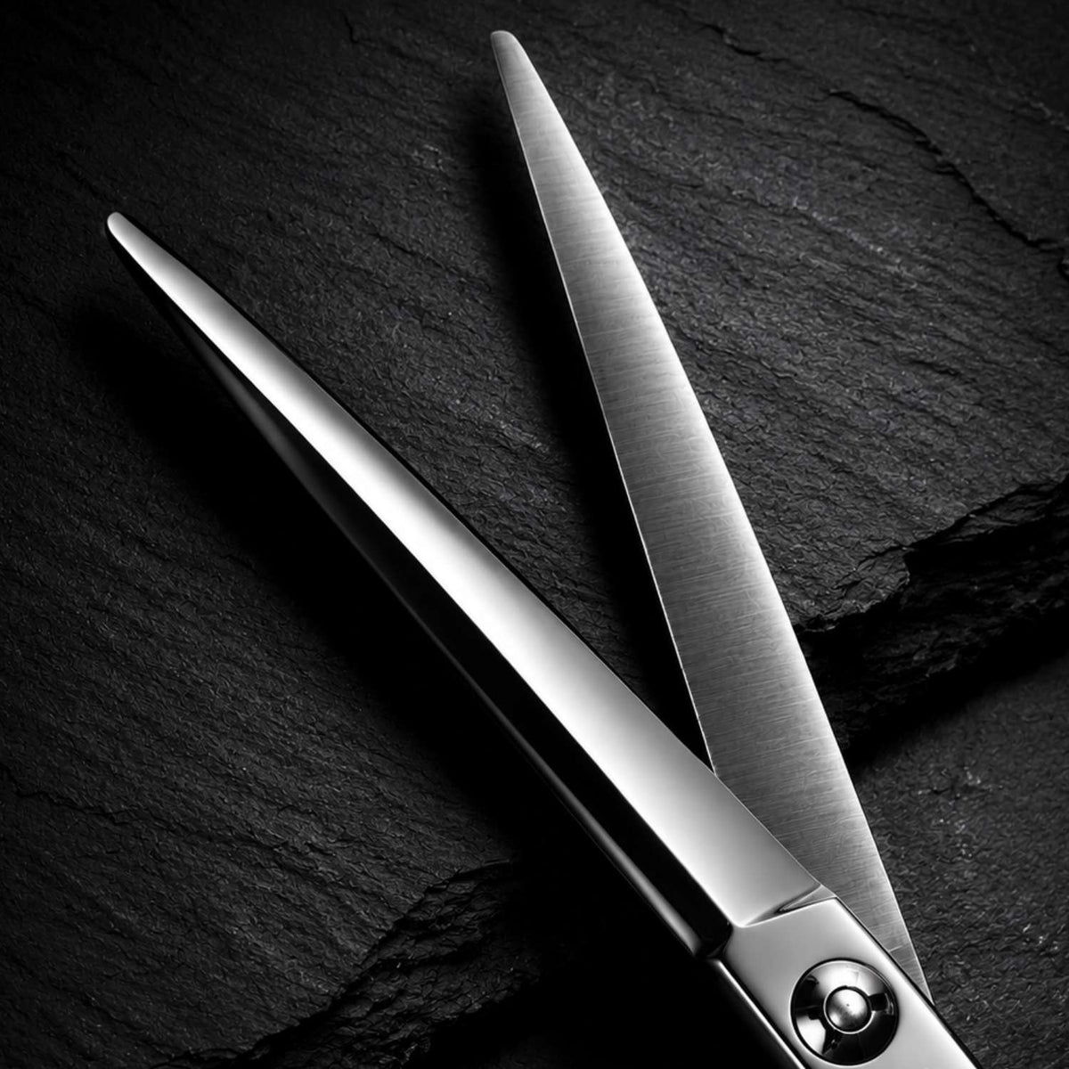Juntetsu Premium Series: Cobalt Sword Haircutting Scissors - blade close-up