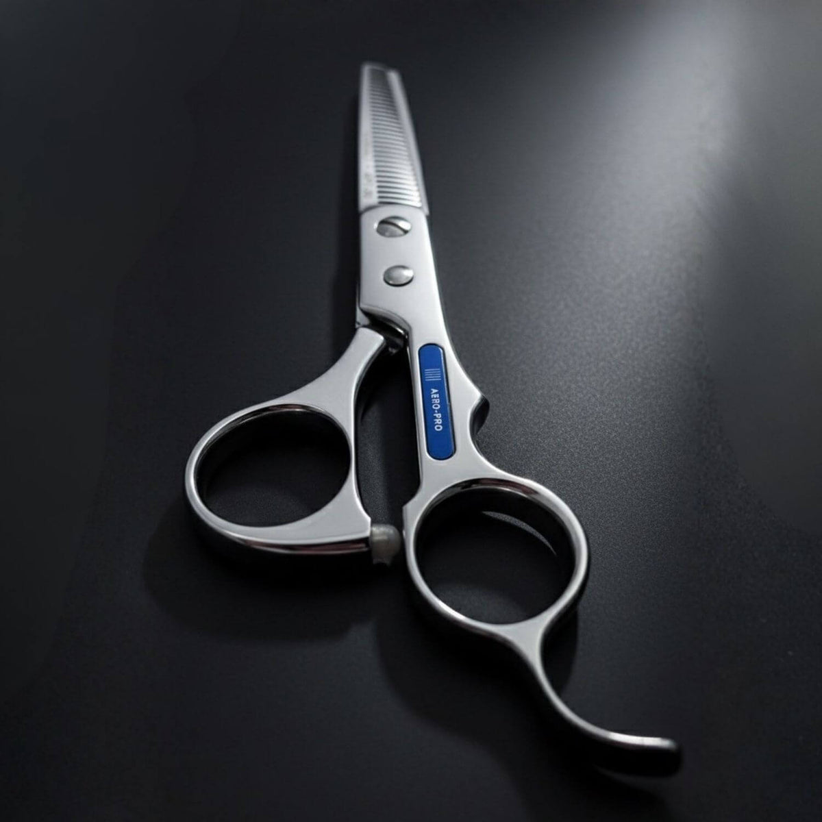 Juntetsu Aero Pro Hair Cutting &amp; Thinning Scissor &amp; Texturizing Shear Set - thinning shear handle closeup(SKU: JUN-APS-5530)